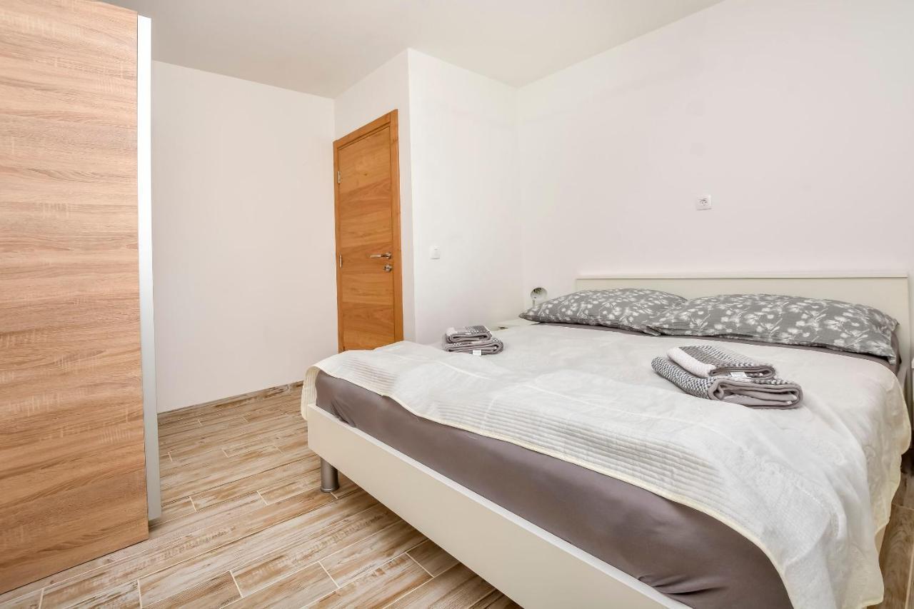 Apartments Jelena Rogoznica  Exterior foto